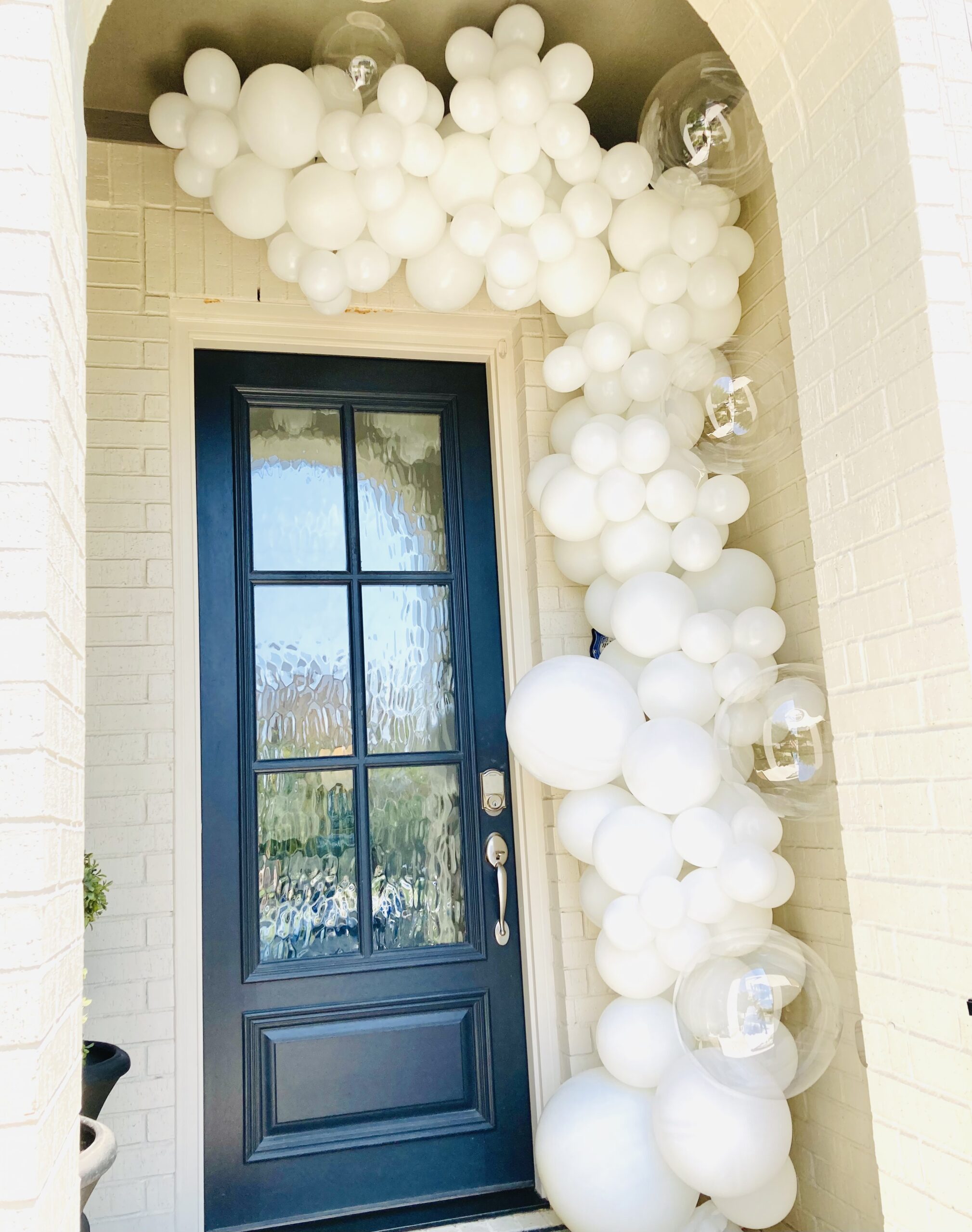 balloon garland over doorway